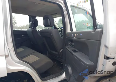 2010 Jeep Liberty Sport z USA, uszkodzony, nr VIN 1J4PN2GK7AW131728